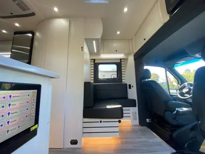 2026 Pleasure-Way Plateau XLRB photo 16