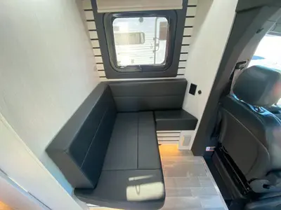 2026 Pleasure-Way Plateau XLRB photo 19