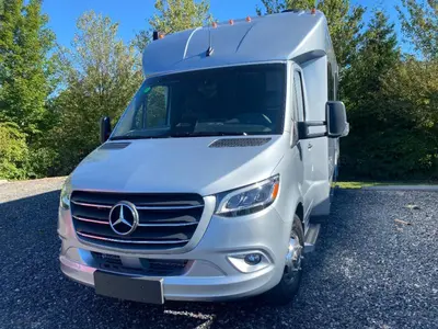 New 2026 Pleasure-Way Plateau XLRB Std. Model