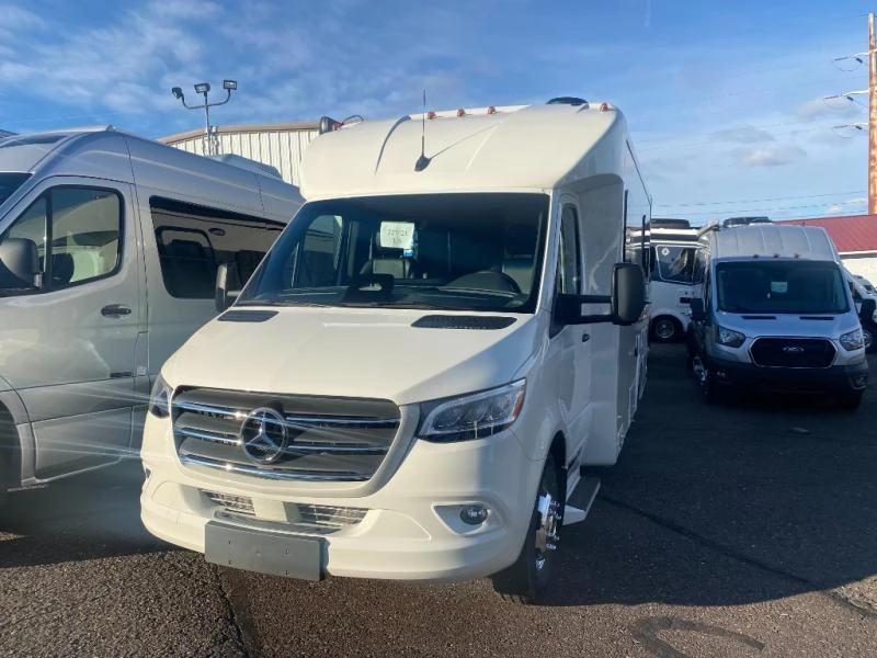 2026 Pleasure-Way Plateau XLTS exterior