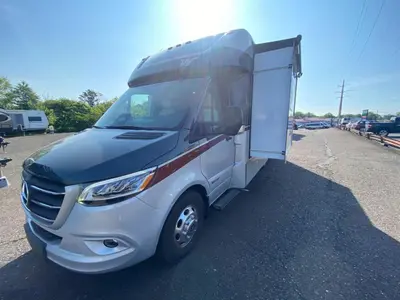 2026 Winnebago Navion photo 4