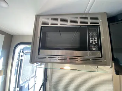 2026 Winnebago Navion photo 21