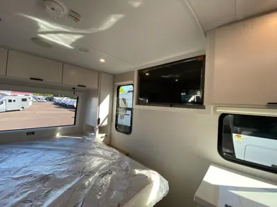 2026 Winnebago Thrive photo 33