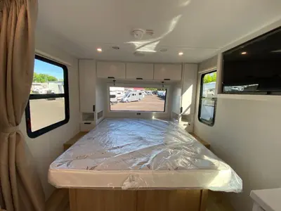2026 Winnebago Thrive photo 32