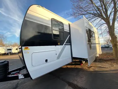 2026 Winnebago Thrive photo 4