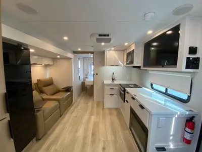 2026 Winnebago Thrive photo 16