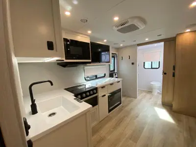 2026 Winnebago Thrive photo 39