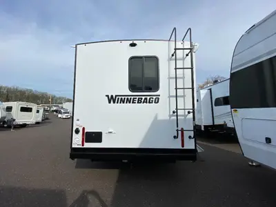 2026 Winnebago Thrive photo 9