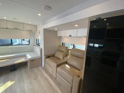 2026 Winnebago Thrive photo 45
