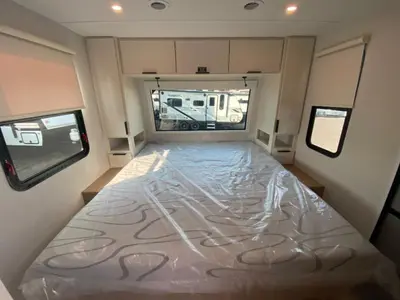 2026 Winnebago Thrive photo 41
