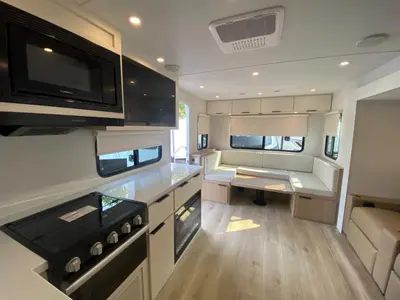 2026 Winnebago Thrive photo 44