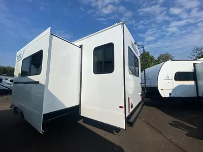 2026 Winnebago Thrive photo 5