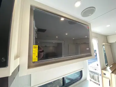 2026 Winnebago Thrive photo 25