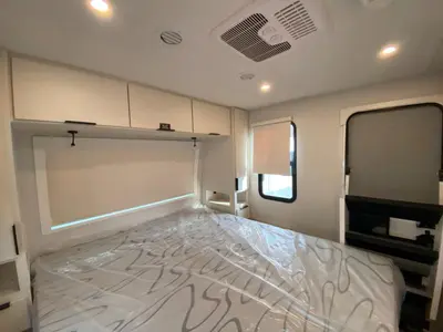 2026 Winnebago Thrive photo 41