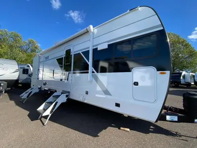 2026 Winnebago Thrive photo 12