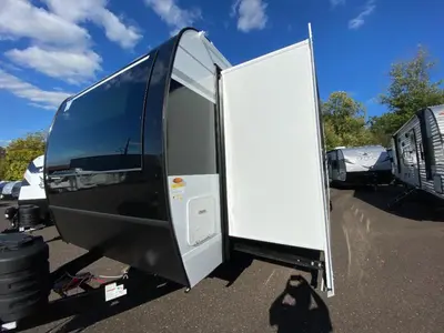 2026 Winnebago Thrive photo 4