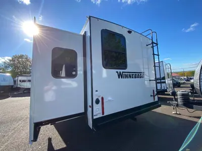 2026 Winnebago Thrive photo 7