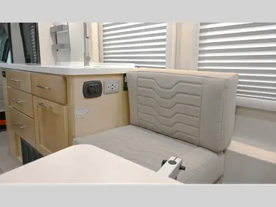 2027 Coachmen RV Beyond photo 4