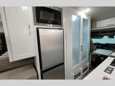 2027 Coachmen RV Beyond photo 4