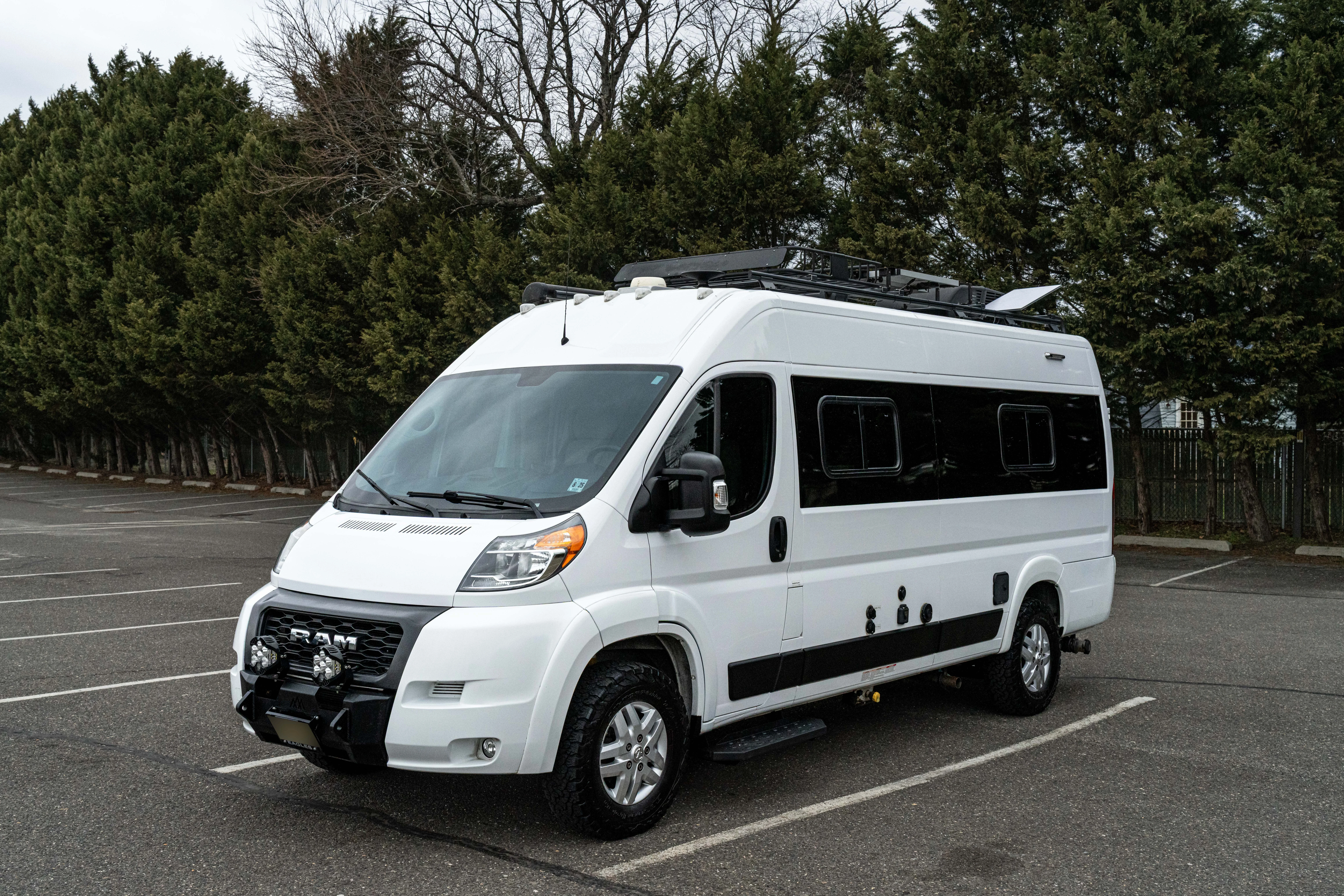 2020 WINNEBAGO TRAVATO exterior