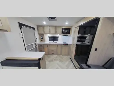 2027 Ember RV E-Series photo 17