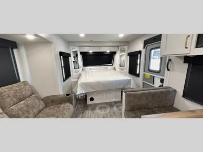2027 Jayco Eagle HT photo 2
