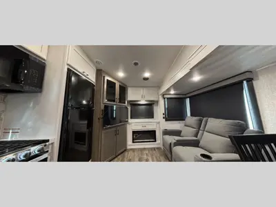 2027 Jayco Eagle HT photo 2