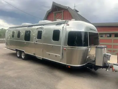 Used 2021 Airstream Classic 33FB Twin