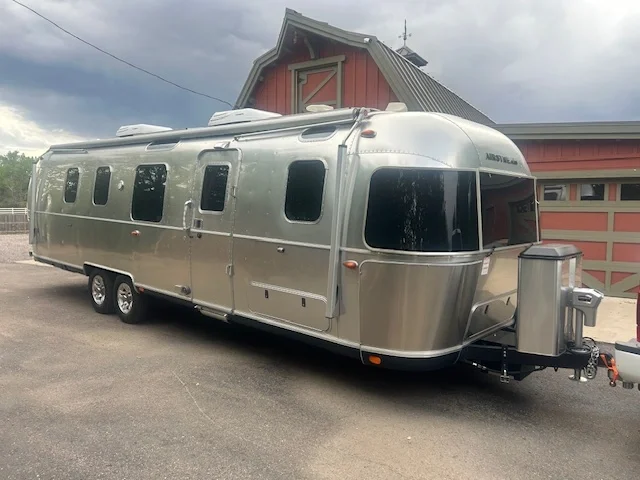 2021 AIRSTREAM CLASSIC exterior