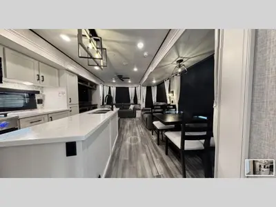 2027 Jayco Jay Flight Bungalow photo 6
