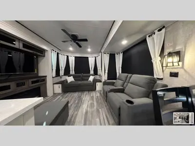 2027 Jayco Jay Flight Bungalow photo 7