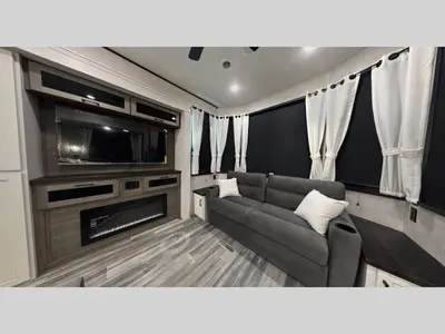 2027 Jayco Jay Flight Bungalow photo 9