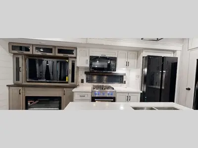 2027 Jayco Jay Flight Bungalow photo 4