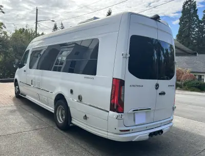 2021 AIRSTREAM INTERSTATE photo 3