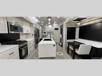 2027 Jayco Pinnacle photo 5