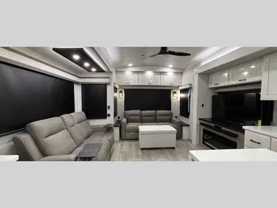 2027 Jayco Pinnacle photo 3