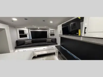 2027 Jayco Pinnacle photo 9