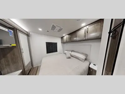 2027 Jayco Precept photo 13