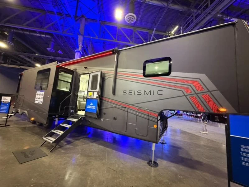 2027 Jayco Seismic exterior