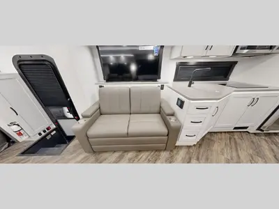 2027 Jayco Seneca photo 5