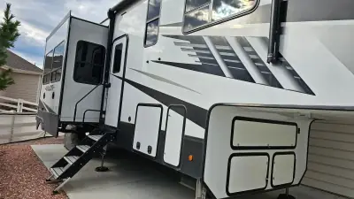 2021 ALLIANCE RV VALOR photo 4