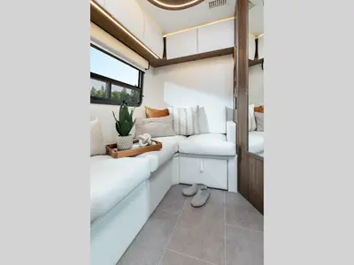 2027 Leisure Travel Unity photo 5