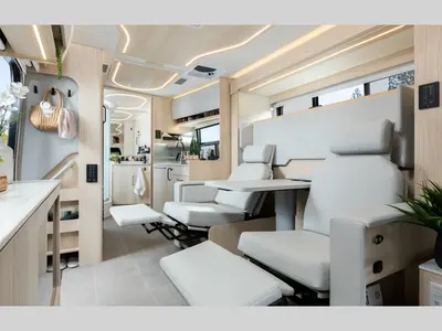 2027 Leisure Travel Unity photo 5
