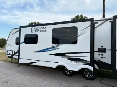 2021 COACHMEN FREEDOM EXPRESS LIBERTY EDITION photo 4