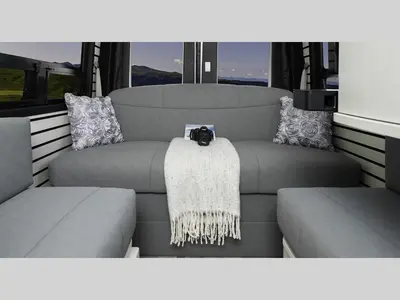 2027 Pleasure-Way Plateau photo 3