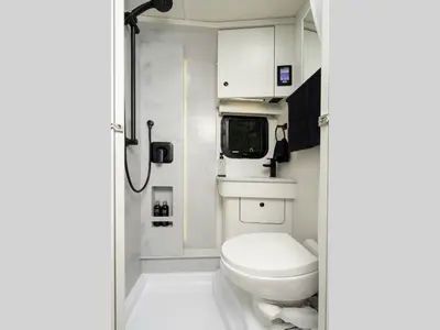2027 Pleasure-Way Plateau XLRB photo 9