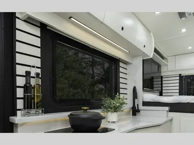 2027 Pleasure-Way Plateau XLRB photo 3