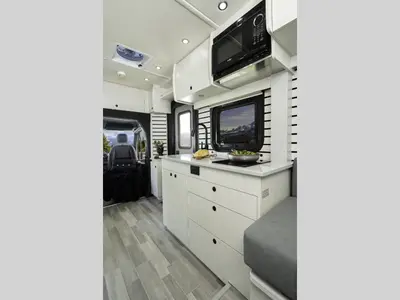 2027 Pleasure-Way Plateau XLTS photo 2