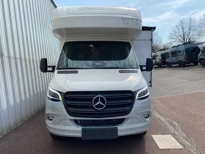 2027 Winnebago Navion photo 3