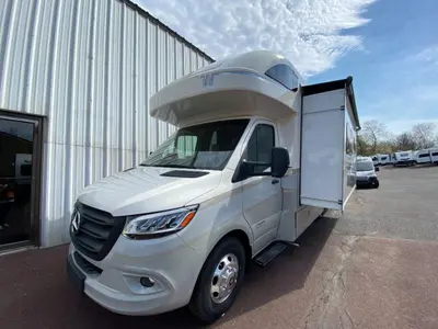 2027 Winnebago Navion photo 4